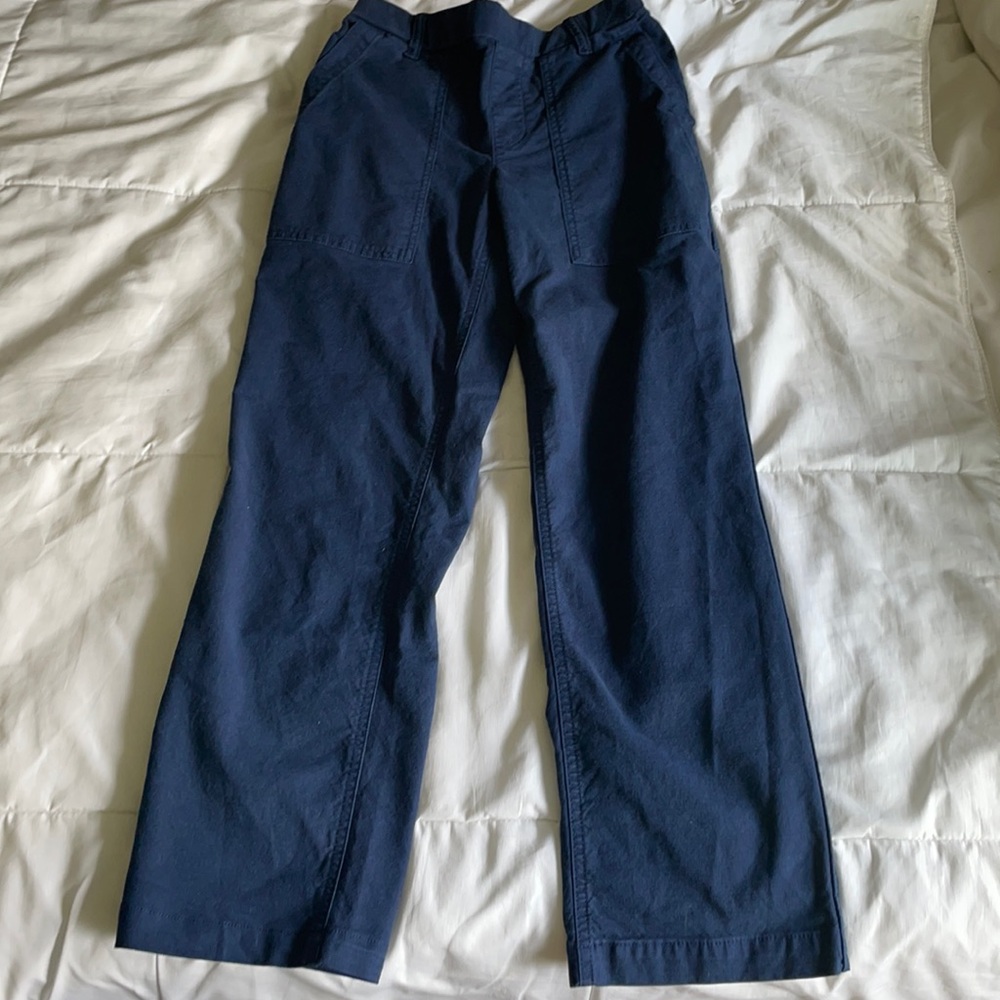 NEVER WORN PANTS LIKE CARGOS VERY CUTE